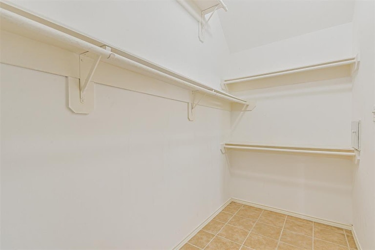 Photo 16 of 21 - 3715 Parkshire Dr, Pearland, TX 77584
