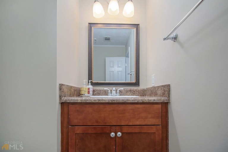Photo 21 of 46 - 2895 Shurburne Dr, Alpharetta, GA 30022