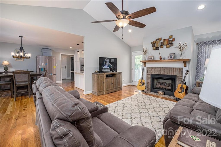 Photo 6 of 31 - 110 Westover Dr, Lincolnton, NC 28092