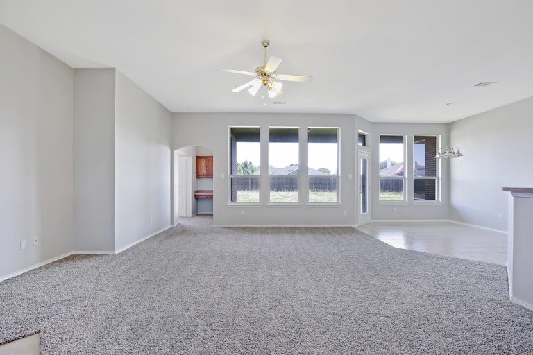 Photo 14 of 26 - 225 Brandi Ridge Dr, Midlothian, TX 76065