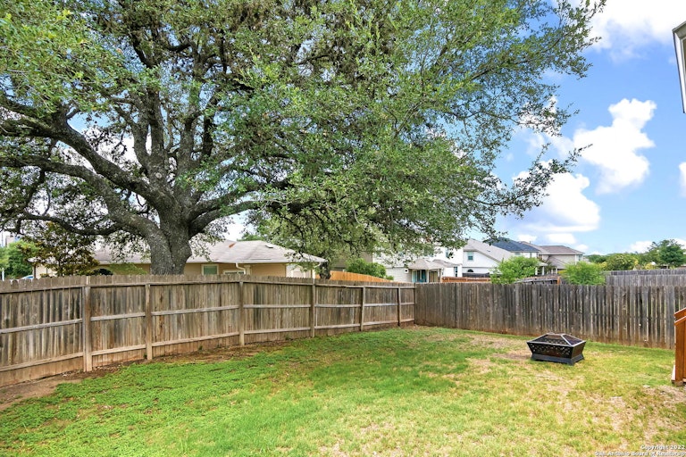 Photo 18 of 18 - 182 Finch Knl, San Antonio, TX 78253
