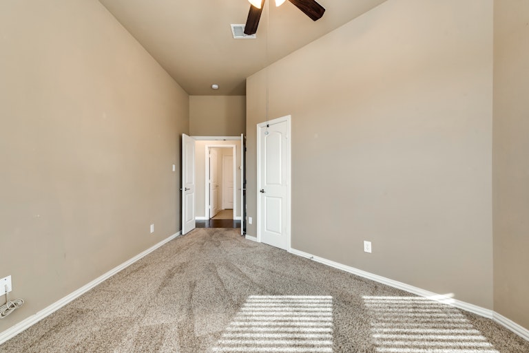 Photo 24 of 38 - 591 Miramar Dr, Rockwall, TX 75087