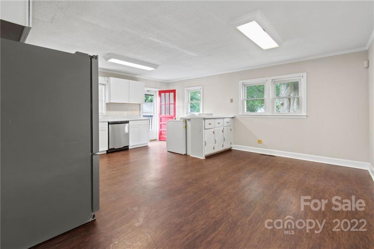 Photo 8 of 26 - 416 Ruth Ave, Kannapolis, NC 28083