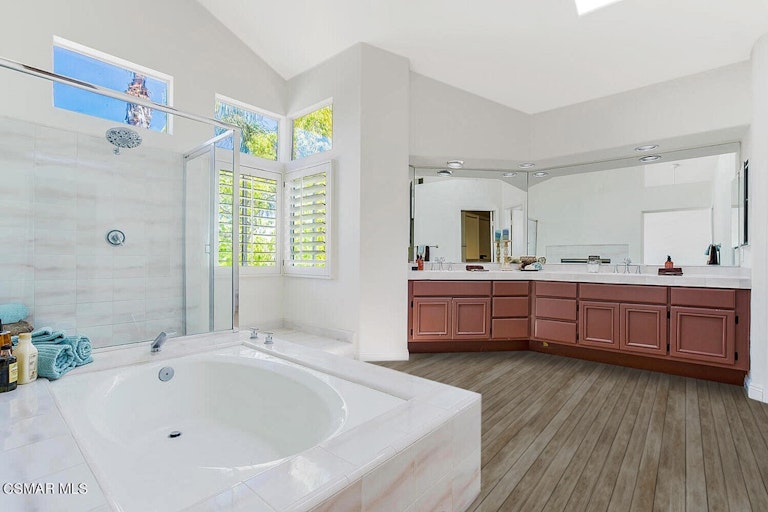 Photo 18 of 31 - 617 Breckenridge Pl, Simi Valley, CA 93065