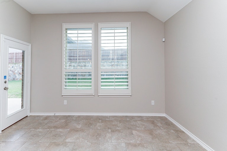 Photo 14 of 25 - 8945 Jewel Flower Dr, Fort Worth, TX 76131