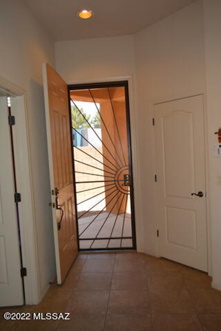 Photo 4 of 31 - 7589 E Truces Pl, Tucson, AZ 85715