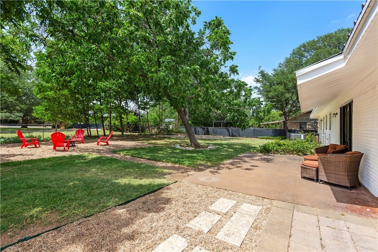 Photo 22 of 26 - 109 Shannon Ln, Georgetown, TX 78628