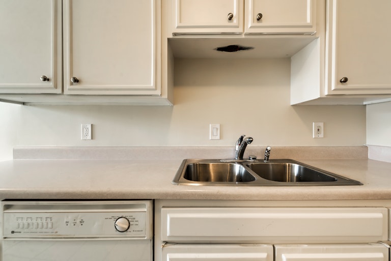 Photo 4 of 32 - 13740 Flagstone Ln, Dallas, TX 75240