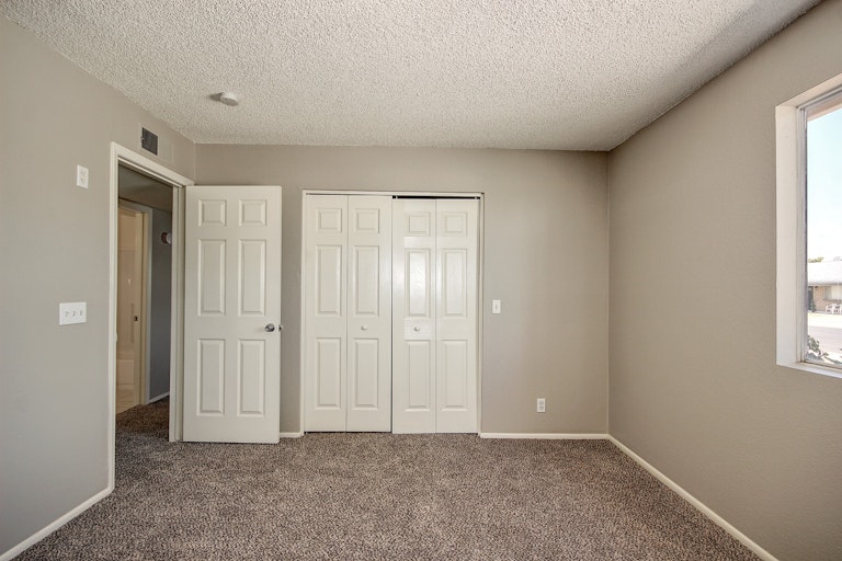 Photo 11 of 25 - 1133 E Glade Cir, Mesa, AZ 85204