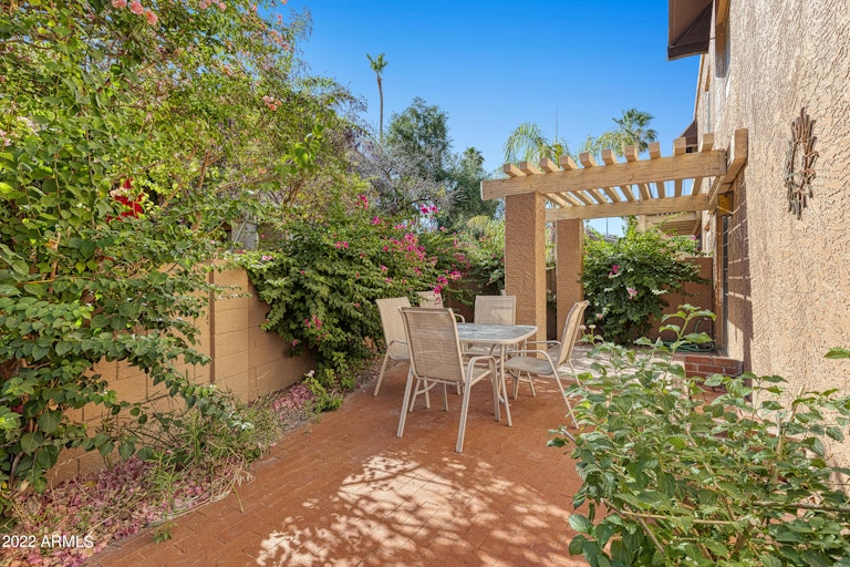 Photo 27 of 40 - 10430 N 10th Pl #2, Phoenix, AZ 85020