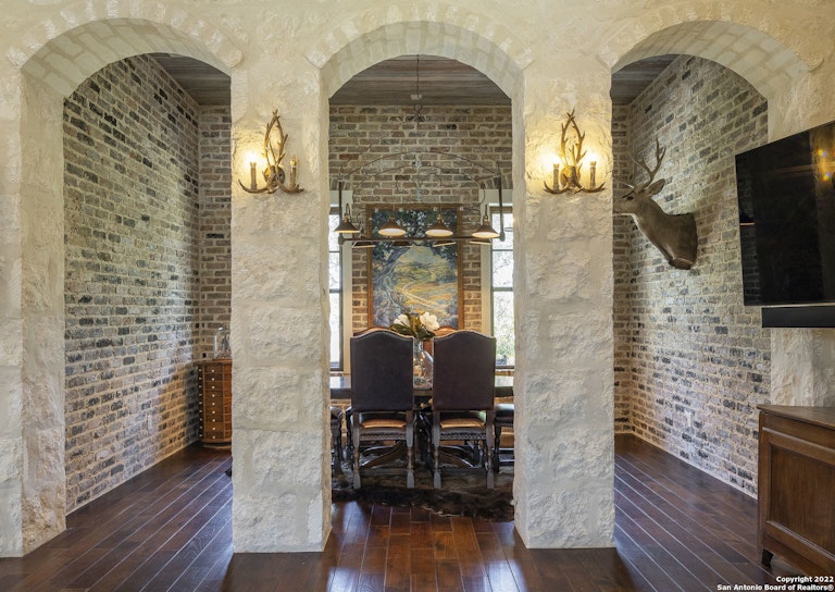 Photo 19 of 42 - 4544 Natures Way, New Braunfels, TX 78132