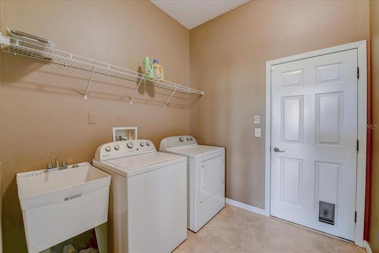 Photo 35 of 52 - 1740 Swamp Rose Ln, Trinity, FL 34655