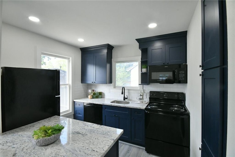 Photo 35 of 38 - 724 W Melwood St, Houston, TX 77009