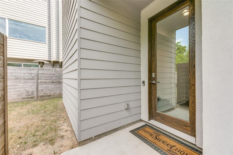 Photo 23 of 27 - 1234 Hyde Ct, Dallas, TX 75215