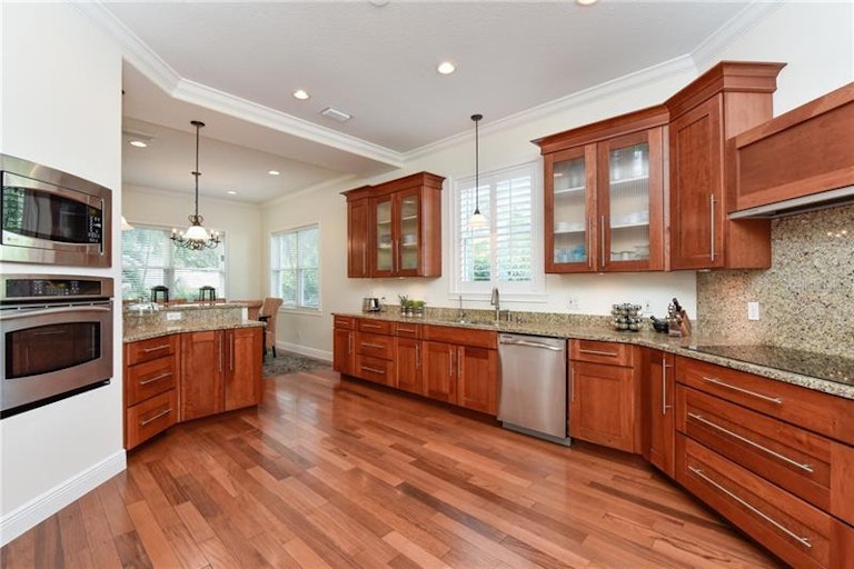 Photo 10 of 25 - 320 Faubel St, Sarasota, FL 34242