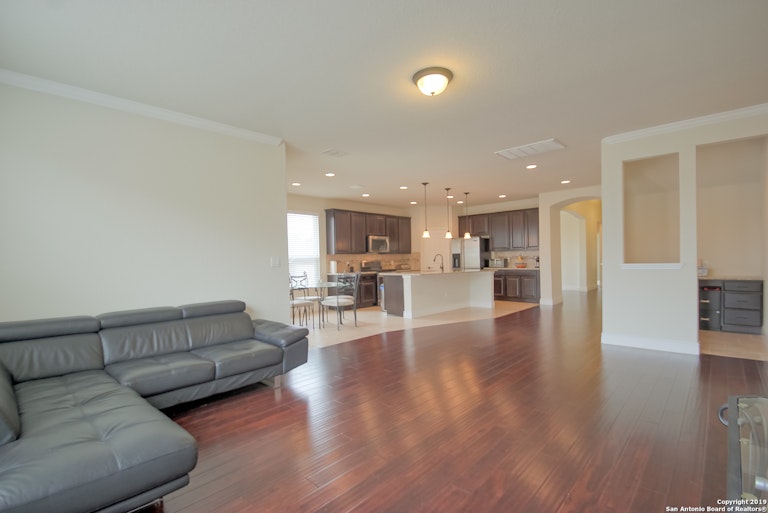 Photo 11 of 25 - 27403 Valle Blf, Boerne, TX 78015