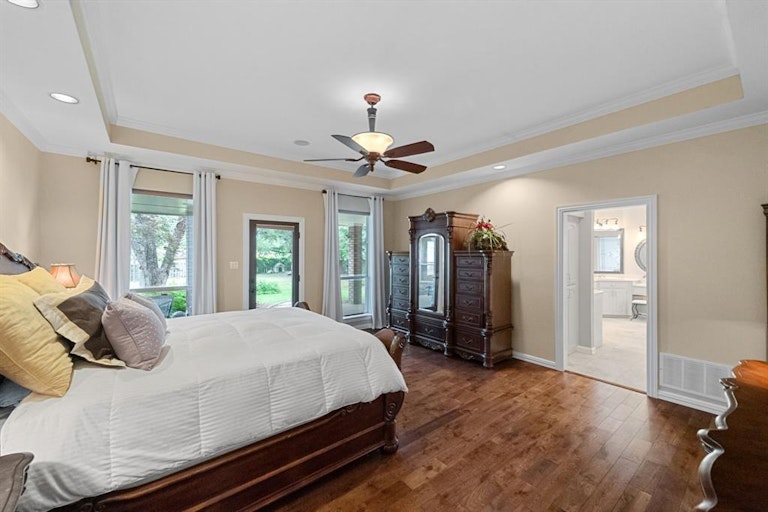 Photo 17 of 39 - 2001 Fawkes Ln, Keller, TX 76262