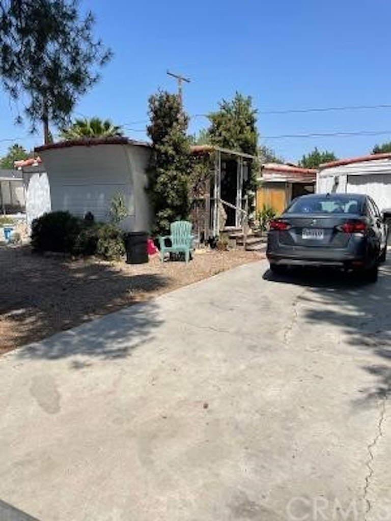Photo 1 of 2 - 298 Turquoise Dr, Perris, CA 92571