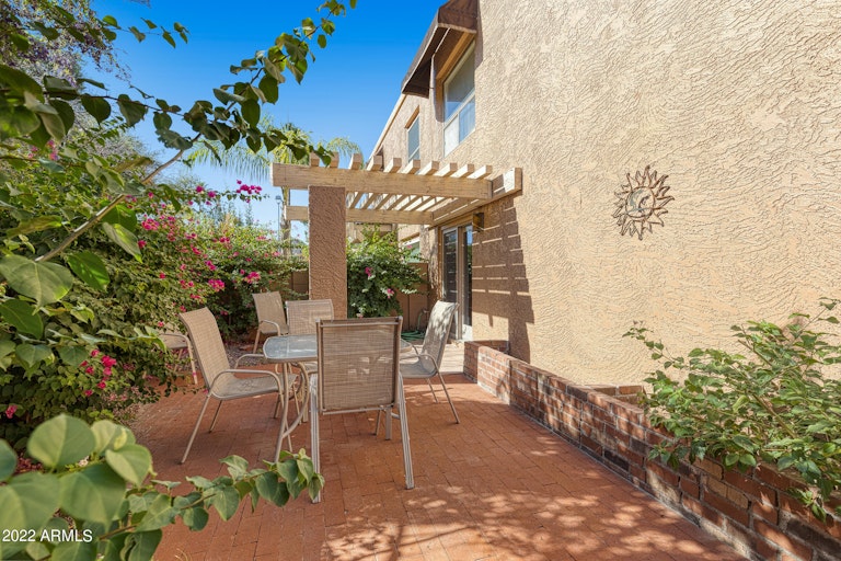 Photo 28 of 40 - 10430 N 10th Pl #2, Phoenix, AZ 85020