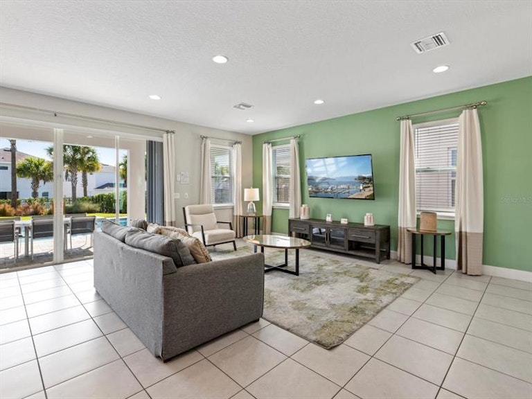 Photo 6 of 46 - 301 Burma St, Kissimmee, FL 34747