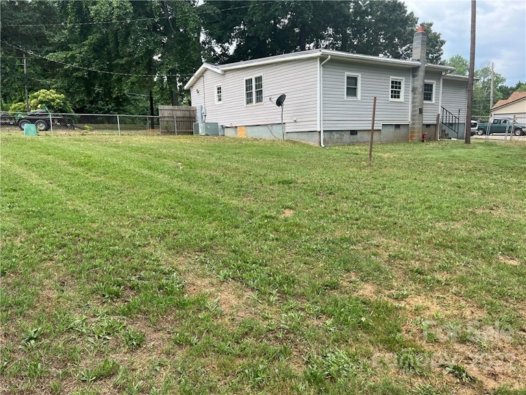 Photo 2 of 16 - 108 Cornelius Rd, Mooresville, NC 28117