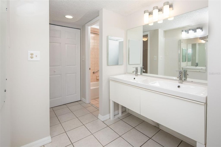 Photo 24 of 29 - 1 Key Capri #213E, Treasure Island, FL 33706