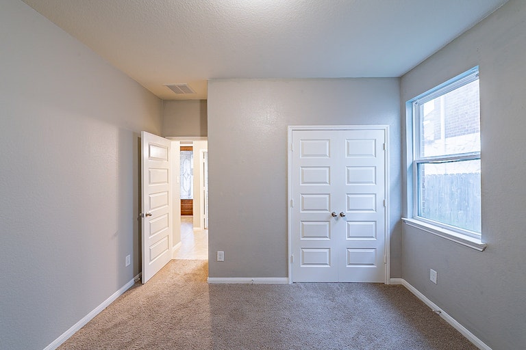 Photo 26 of 35 - 18226 Russett Green Dr, Tomball, TX 77377