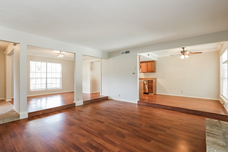 Photo 18 of 27 - 13903 Lone Tree St, San Antonio, TX 78247