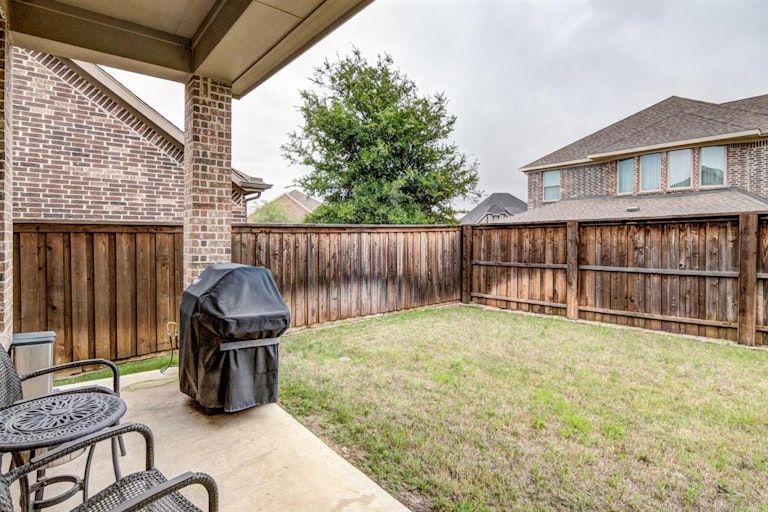 Photo 31 of 36 - 7346 Ridgepoint Dr, Irving, TX 75063