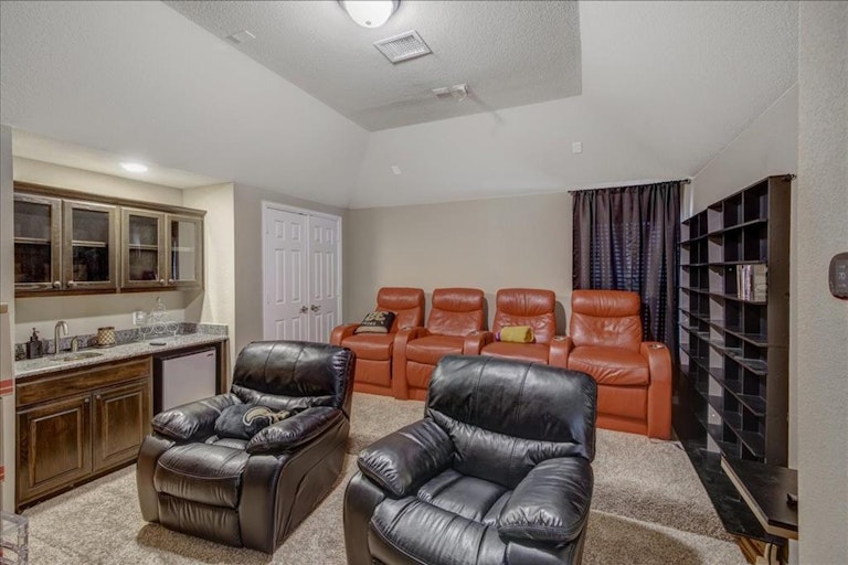Photo 29 of 40 - 6413 Glenwick Dr, Fort Worth, TX 76123