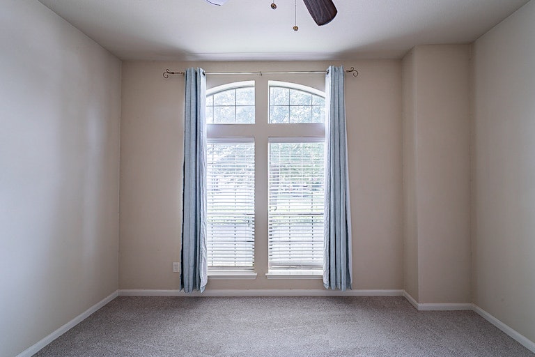 Photo 21 of 37 - 14727 Fountain Stone Ln, Humble, TX 77396