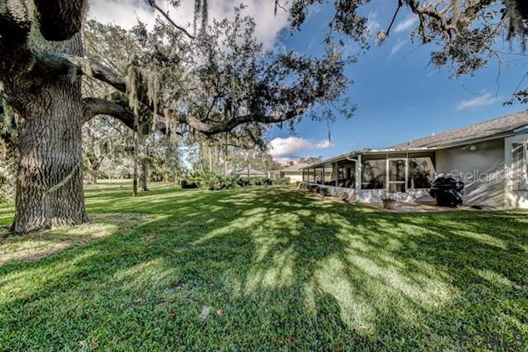Photo 2 of 39 - 11 Crompton Pl, Palm Coast, FL 32137