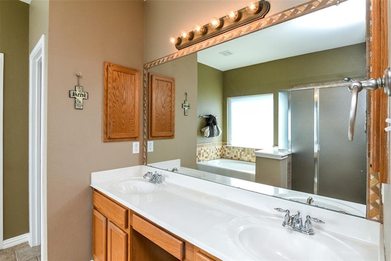 Photo 29 of 35 - 3816 Travis Blvd, Mansfield, TX 76063