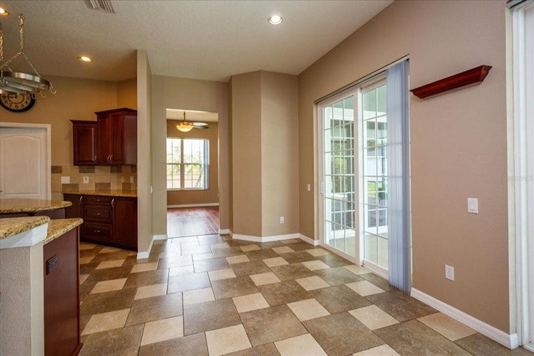 Photo 7 of 26 - 5949 Charloma Dr, Lakeland, FL 33812
