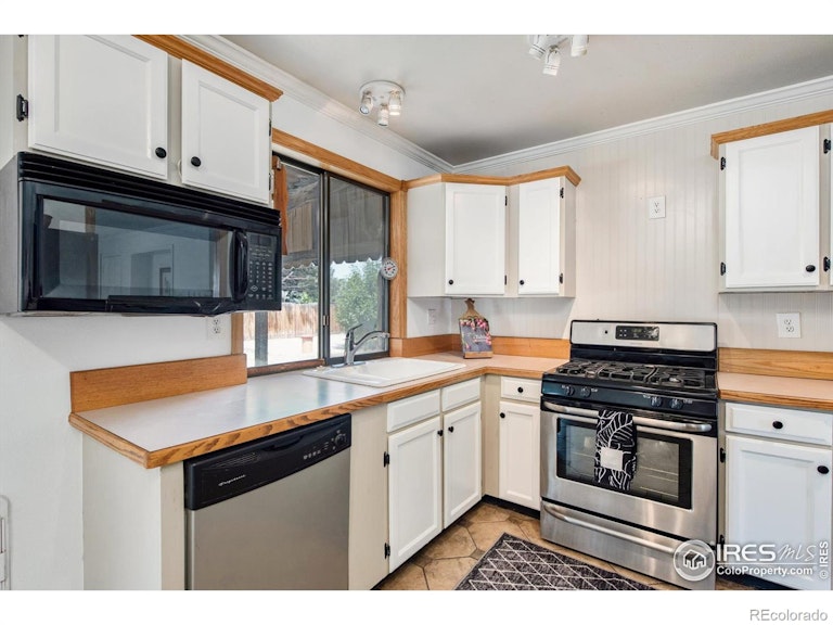 Photo 11 of 30 - 4689 E 115th Ct, Thornton, CO 80233