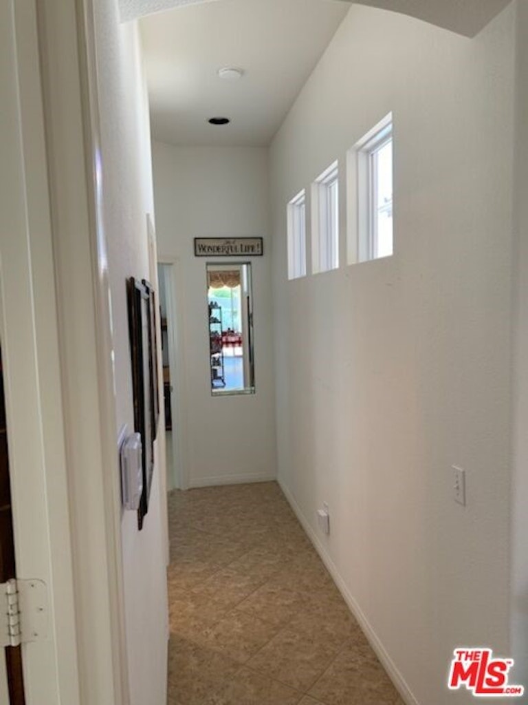 Photo 23 of 54 - 4907 Singing Hills Dr, Banning, CA 92220