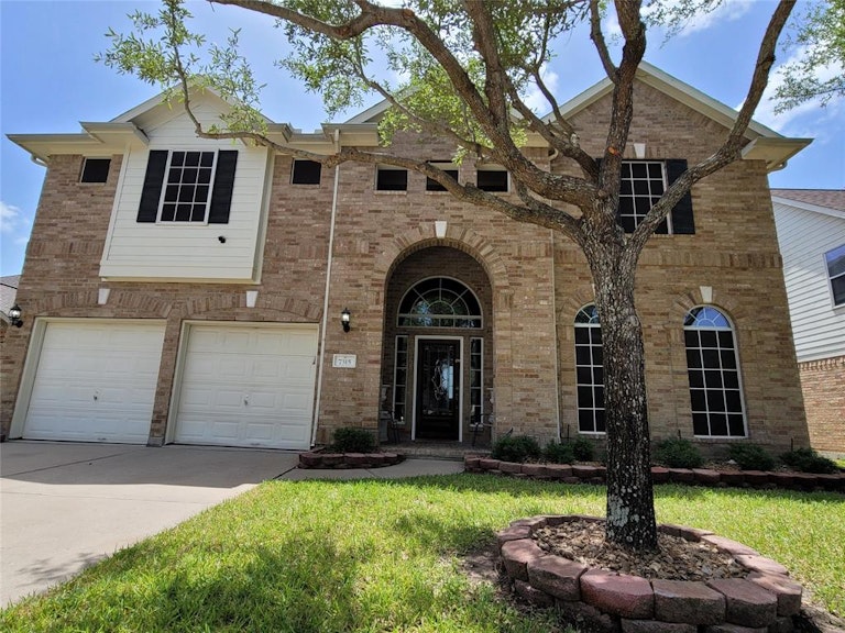 Photo 1 of 39 - 7315 W Meadow Ct, Richmond, TX 77407