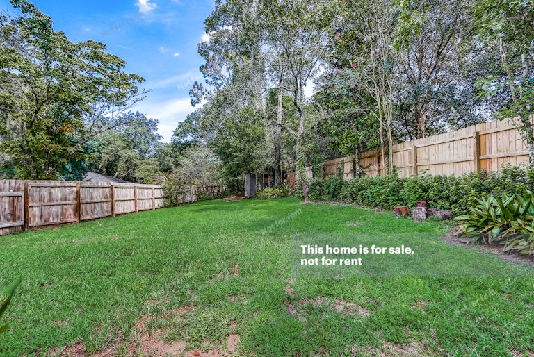 Photo 16 of 53 - 12060 Wren Hollow Ct, Jacksonville, FL 32246