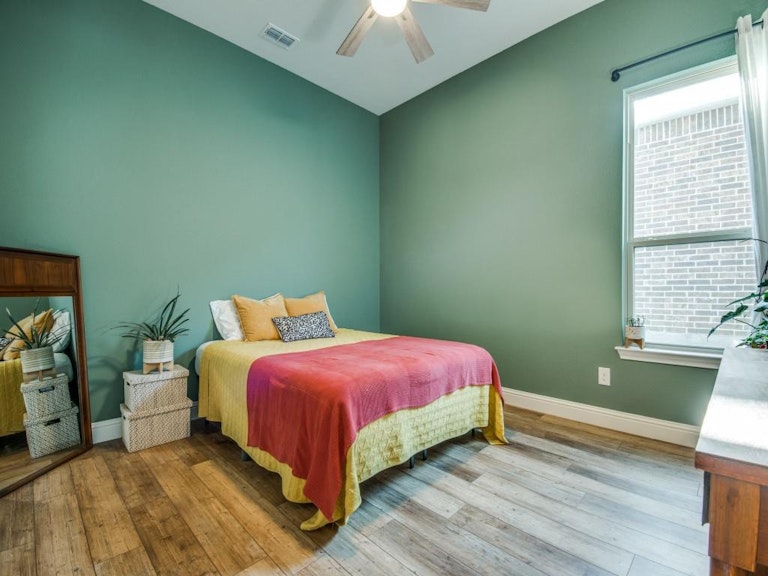 Photo 19 of 29 - 1213 Spotted Dove Dr, Little Elm, TX 75068