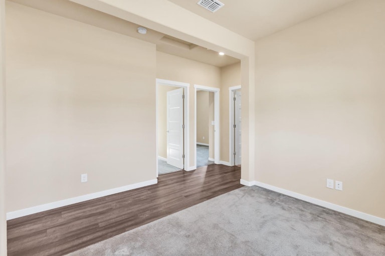 Photo 25 of 52 - 4334 Ocean Ln, Elk Grove, CA 95757