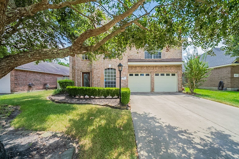Photo 12 of 45 - 6007 Skyhaven Ln, Spring, TX 77379