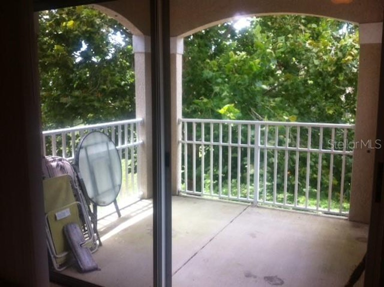 Photo 3 of 12 - 624 Arbor Lakes Cir, Sanford, FL 32771