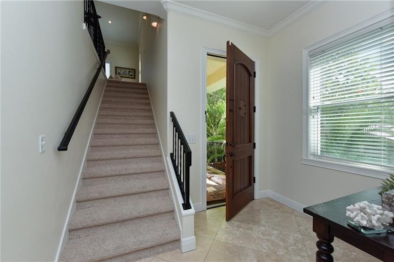Photo 3 of 25 - 320 Faubel St, Sarasota, FL 34242