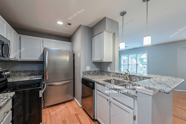 Photo 8 of 16 - 1021 Brighthurst Dr #103, Raleigh, NC 27605