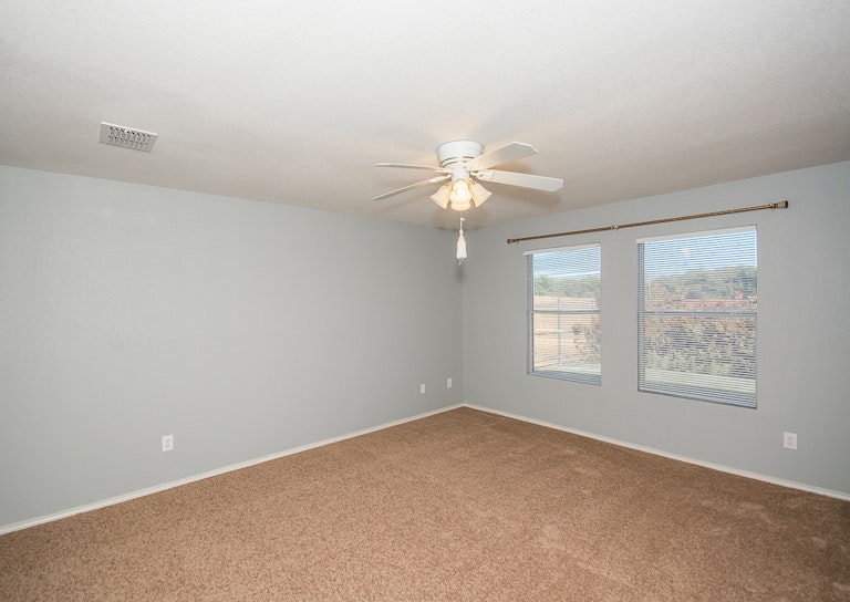 Photo 12 of 31 - 622 Lincoln Ave, Lavon, TX 75166