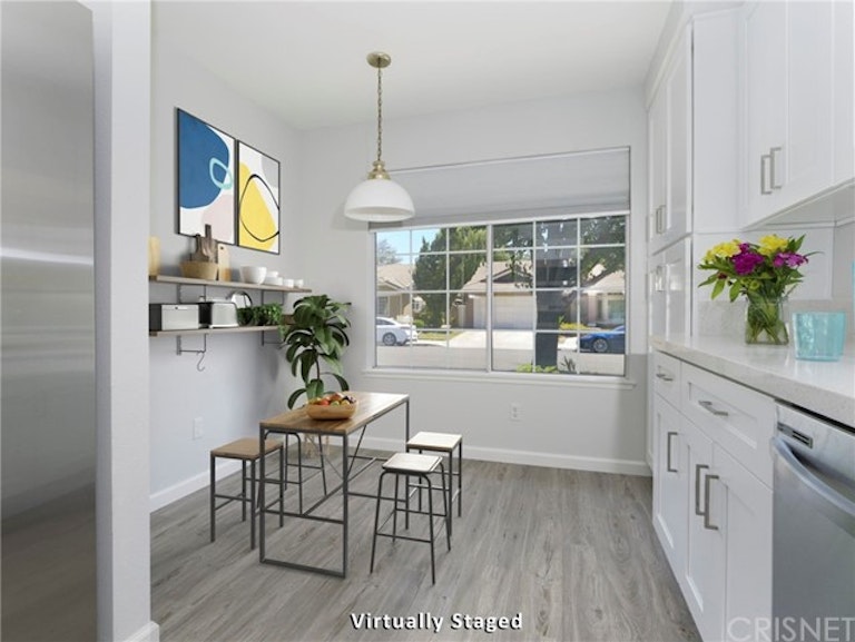 Photo 5 of 28 - 27237 Blakely Pl, Valencia, CA 91354