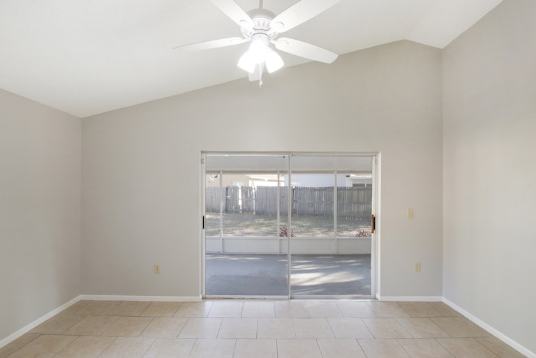 Photo 13 of 17 - 1402 Mohrlake Dr, Brandon, FL 33511