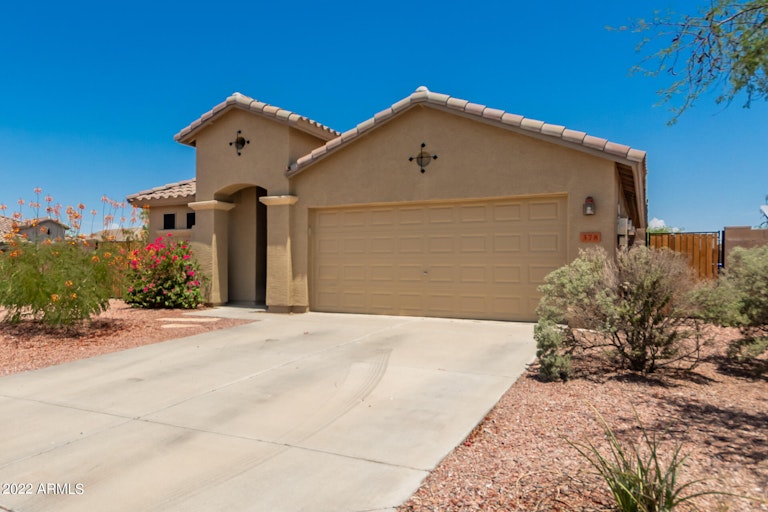 Photo 3 of 28 - 378 W Santa Gertrudis Cir, San Tan Valley, AZ 85143