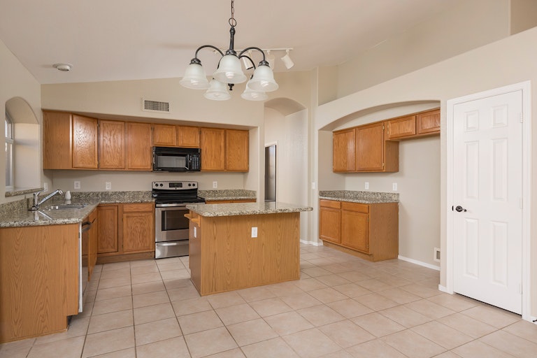 Photo 6 of 24 - 8920 W Davis Rd, Peoria, AZ 85382