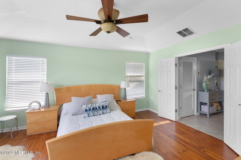 Photo 24 of 40 - 6304 Pendragon Pl, Jacksonville, FL 32258